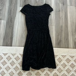 Lauren Ralph Lauren black velvet patterned midi dress. Size small.